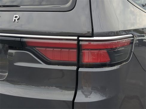 Used 2024 Jeep Wagoneer Series II image 11