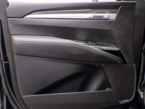 Certified 2025 Cadillac Escalade V w/ LPO, ONYX Package image 16