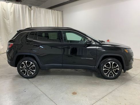 Used 2022 Jeep Compass Limited AWD/4WD image 27