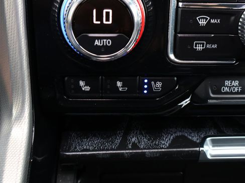 Used 2024 GMC Yukon Denali w/ Advanced Technology Package image 28