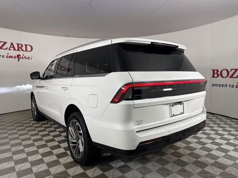 New 2025 Lincoln Navigator Reserve image 5