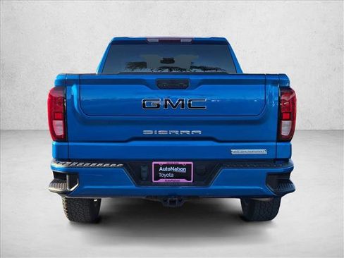 Used 2022 GMC Sierra 1500 Elevation w/ LPO, Elevation Black Package AWD/4WD image 7