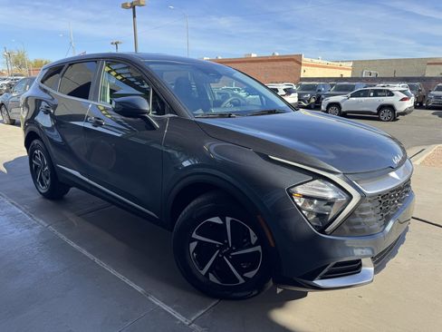 Used 2023 Kia Sportage LX image 6