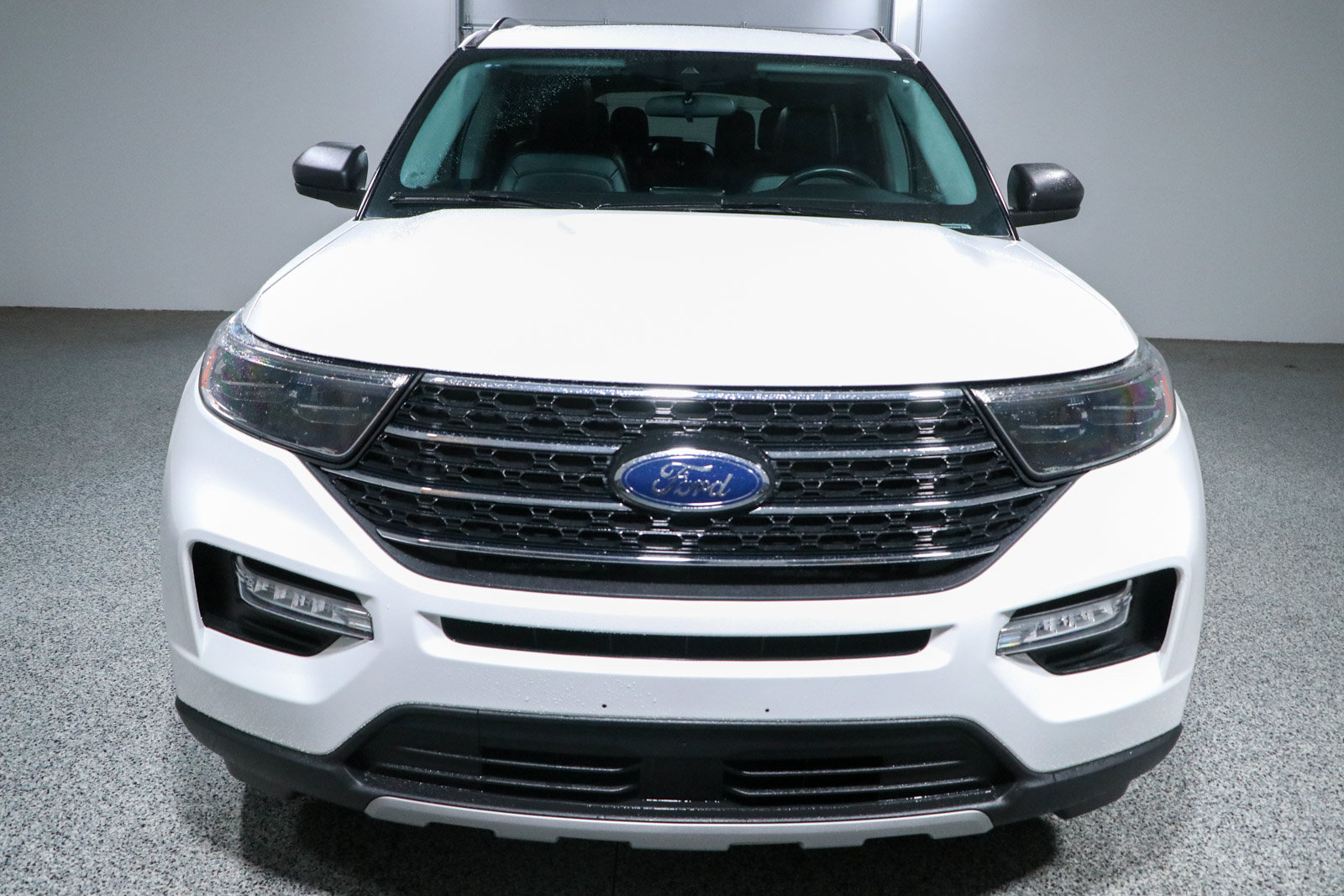 Used 2023 Ford Explorer XLT w/ Equipment Group 202A AWD/4WD image 4