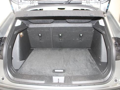 Used 2025 Chevrolet Trax LT w/ LT Convenience Package image 27