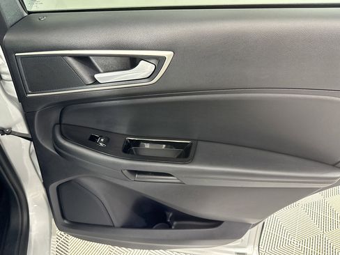 Used 2019 Ford Edge SEL w/ Cold Weather Package image 27