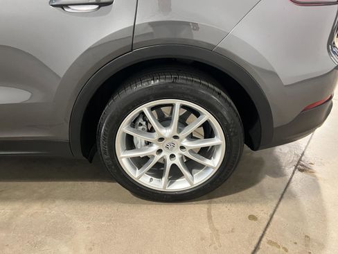 Used 2019 Porsche Cayenne image 45