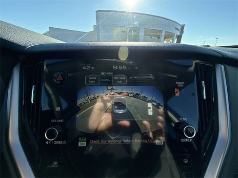 Used 2025 Subaru Outback Onyx Edition image 17