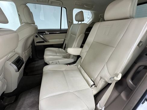 Used 2021 Jeep Wrangler Sport S image 12