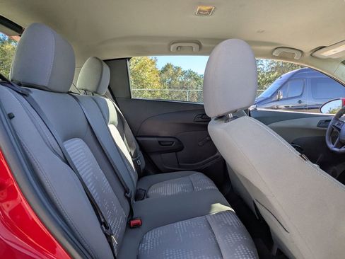 Used 2020 Chevrolet Sonic LT image 30