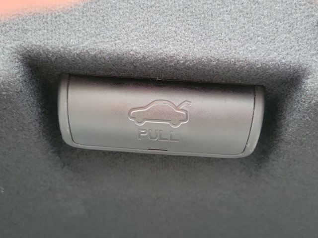 Used 2025 Kia K5 GT-Line w/ GT-Line Premium Package FWD image 8