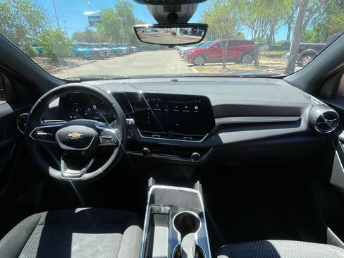 Used 2025 Chevrolet Equinox LT w/ Safety and Technology Package image 10