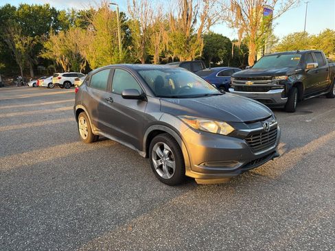 Used 2016 Honda HR-V LX image 7