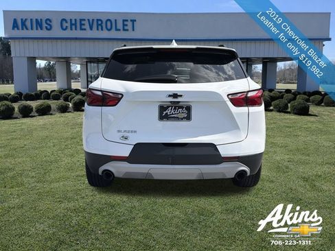 Certified 2019 Chevrolet Blazer LT w/ Sun and Wheels Package FWD image 3