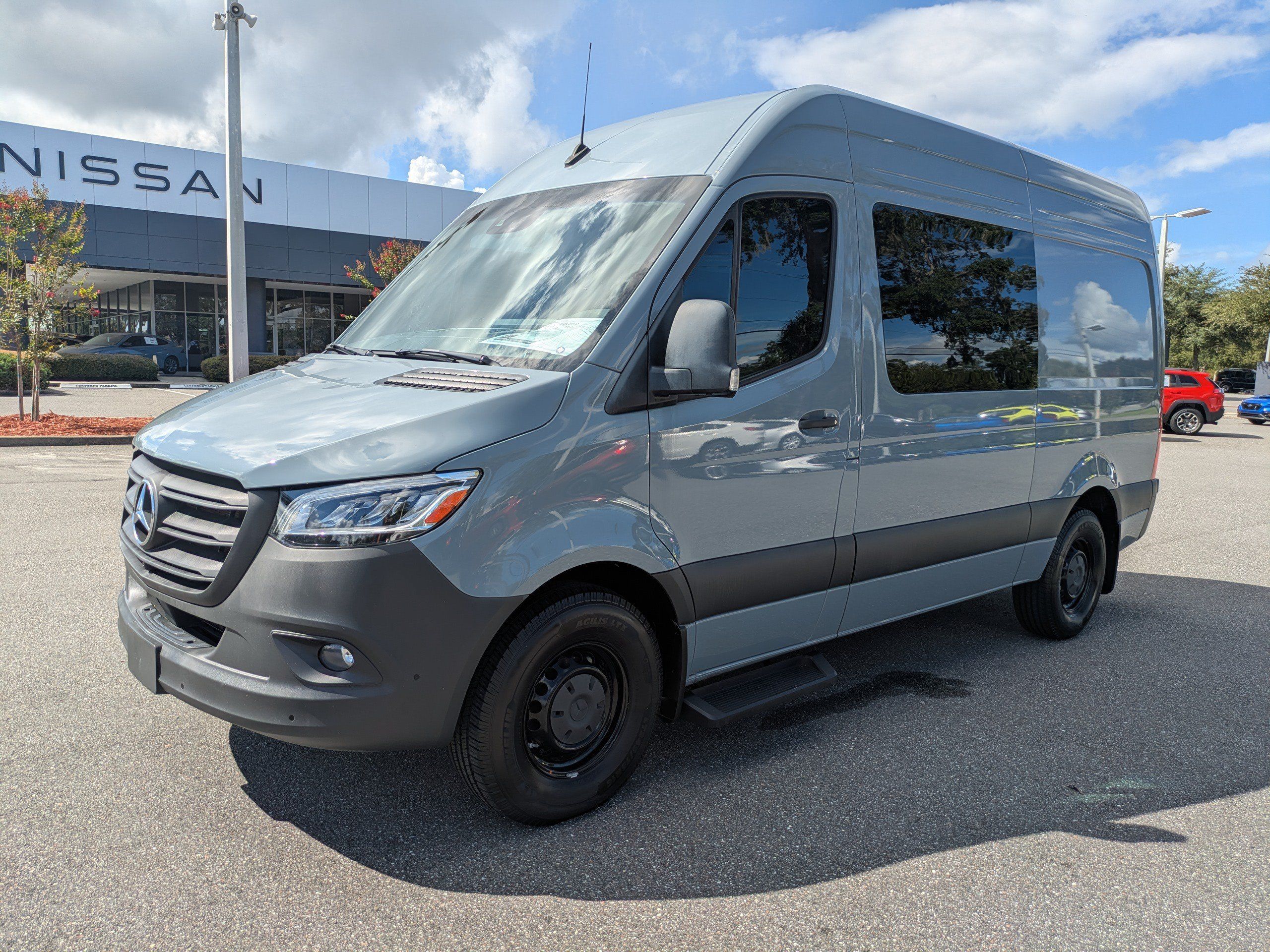 Used 2024 Mercedes-Benz Sprinter 2500 image 8