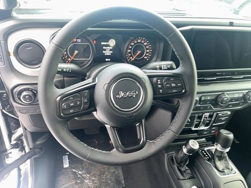 New 2026 Jeep Gladiator Sport image 14