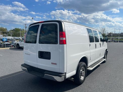 Used 2024 GMC Savana 2500 w/ Driver Convenience Package image 5