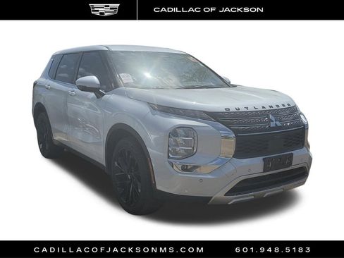 Used 2023 Mitsubishi Outlander SE image 8