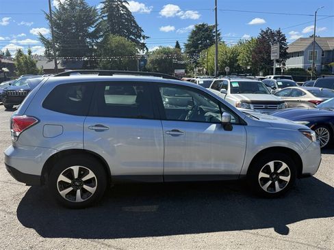 Used 2018 Subaru Forester 2.5i Premium AWD/4WD image 6