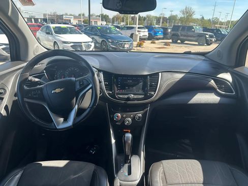 Used 2022 Chevrolet Trax LT w/ Driver Confidence Package AWD/4WD image 13