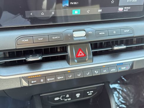 Used 2025 Kia K4 FWD image 18