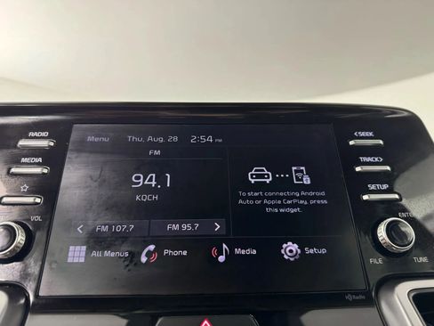 Used 2023 Kia Sorento LX image 18