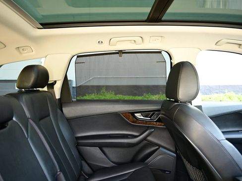 Used 2017 Audi Q7 3.0T Premium Plus w/ Premium Plus Package AWD/4WD image 14