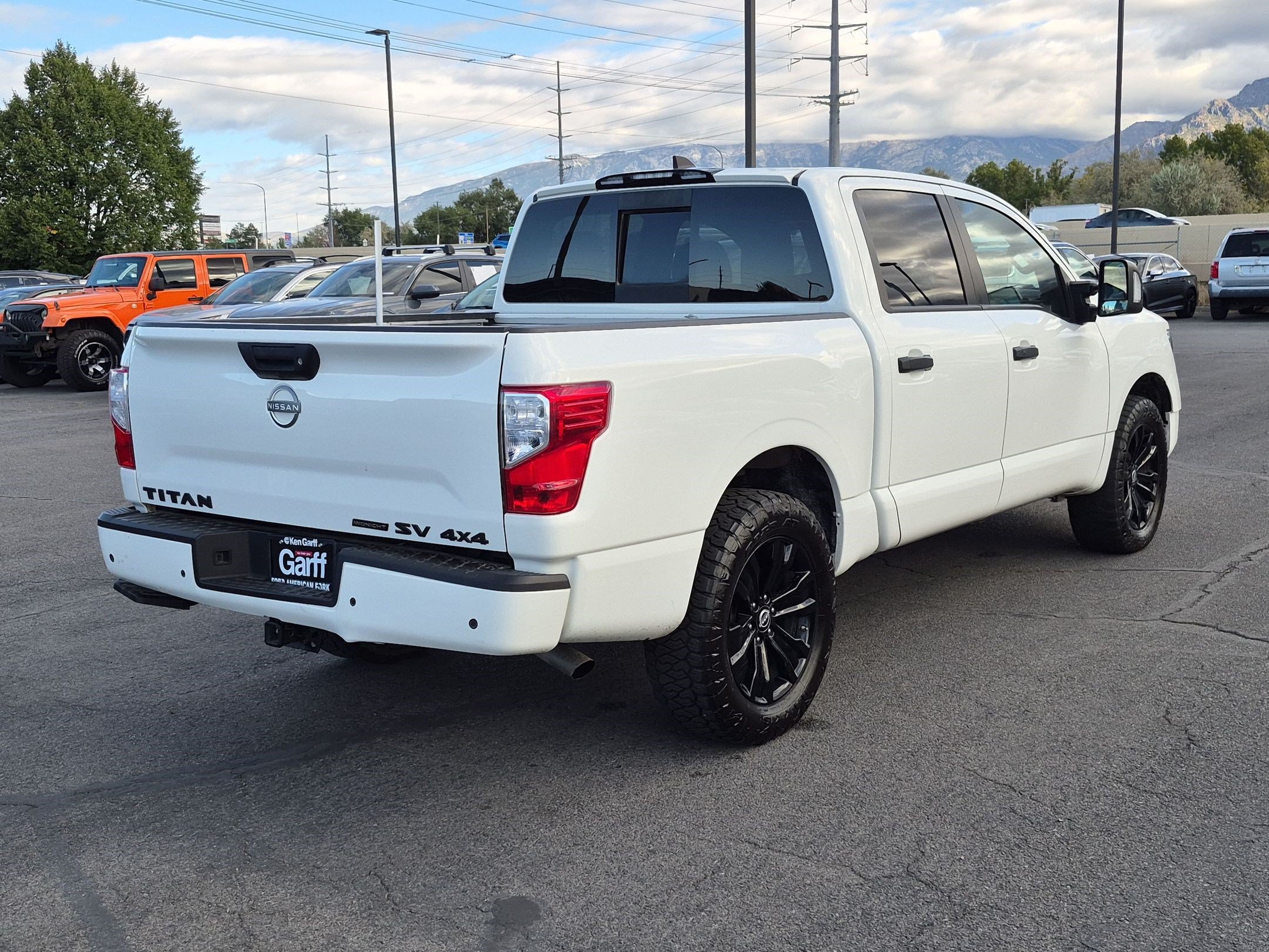 Used 2023 Nissan Titan SV w/ SV Convenience Package AWD/4WD image 3