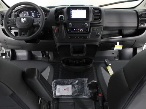 Used 2025 RAM ProMaster 2500 w/ Convenience Group FWD image 9
