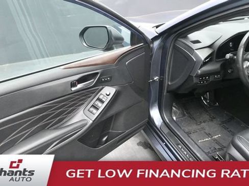 Used 2022 Toyota Avalon Limited w/ Advanced Safety Package FWD image 18