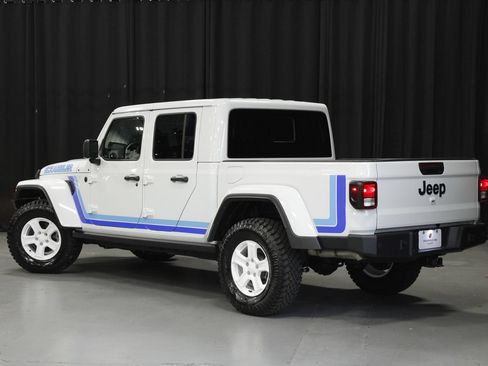 Used 2025 Jeep Gladiator Sport AWD/4WD image 3