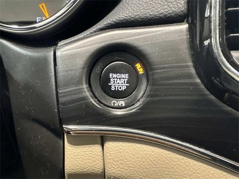 Used 2021 Jeep Grand Cherokee Limited w/ Luxury Group II image 10