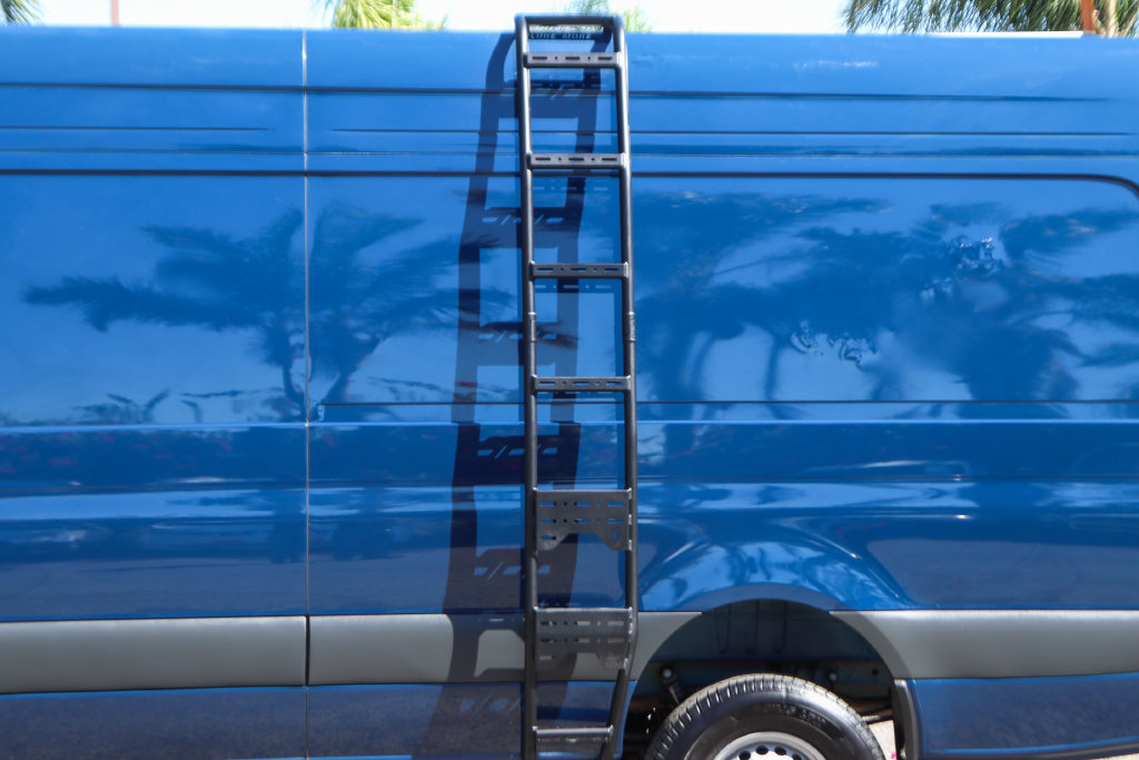 Used 2025 Mercedes-Benz Sprinter 2500 image 6