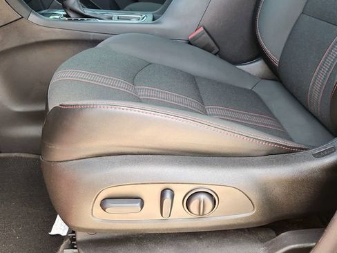 Used 2024 Chevrolet Equinox RS FWD image 23