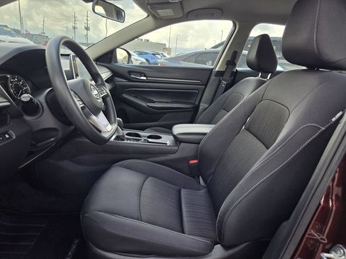 Used 2025 Nissan Altima 2.5 SV FWD image 26
