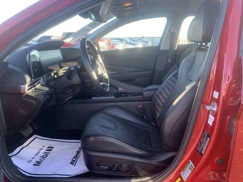 Used 2023 Hyundai Elantra Limited w/ Cargo Package image 17