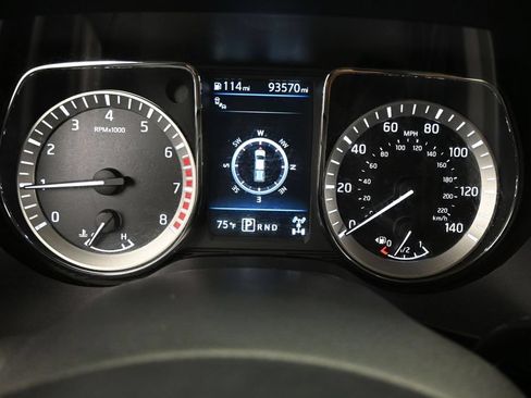 Used 2019 Nissan Titan PRO-4X w/ Pro-4x Convenience Package AWD/4WD image 17
