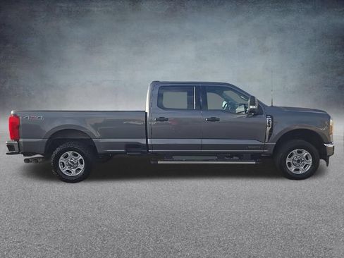 Used 2025 Ford F250 XLT AWD/4WD image 2