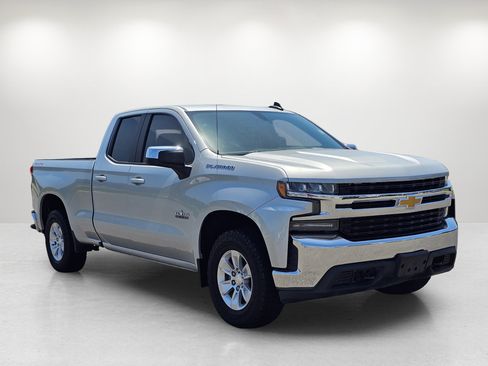 Used 2019 Chevrolet Silverado 1500 LT w/ Texas Edition AWD/4WD image 3