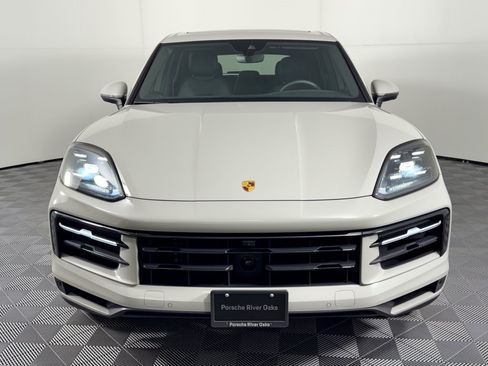 Certified 2024 Porsche Cayenne AWD/4WD image 6