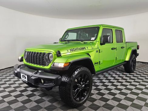 Used 2025 Jeep Gladiator Sport image 7