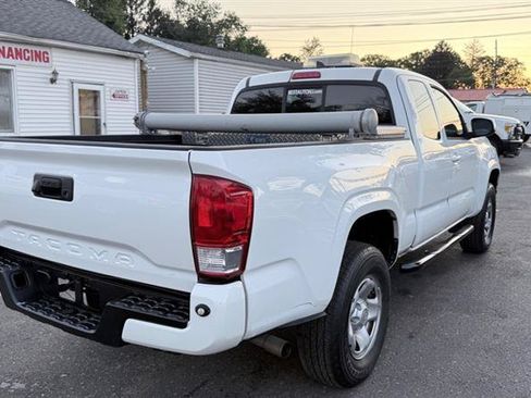 Used 2016 Toyota Tacoma SR w/ SR Convenience Package AWD/4WD image 2