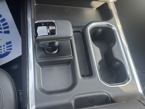 New 2026 GMC Sierra 1500 SLT image 19