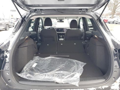 Certified 2025 Nissan Kicks SV image 8