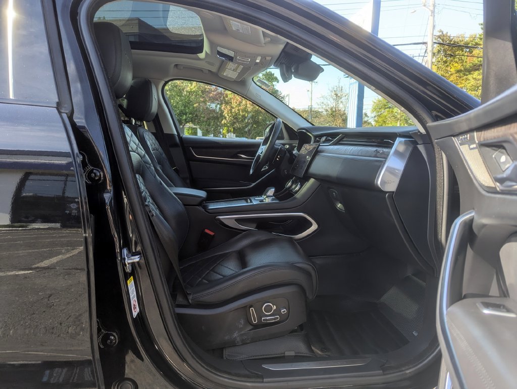 Used 2023 Jaguar F-PACE S AWD/4WD image 28