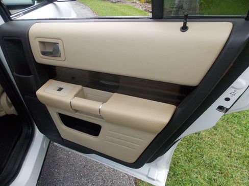 Used 2019 Ford Flex SEL w/ Equipment Group 202A FWD image 22