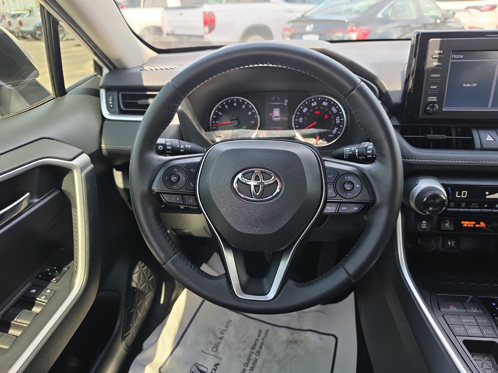 Used 2019 Toyota RAV4 XLE w/ Convenience Package AWD/4WD image 10