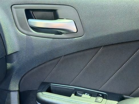 Used 2019 Dodge Charger SXT RWD image 29