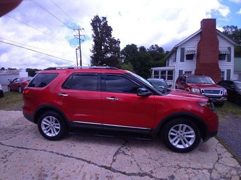 Used 2012 Ford Explorer XLT FWD image 6