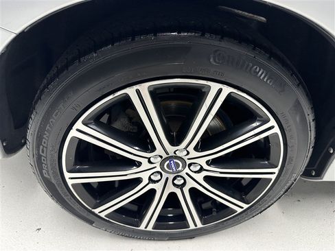 Used 2018 Volvo S60 T5 Inscription Platinum FWD image 13